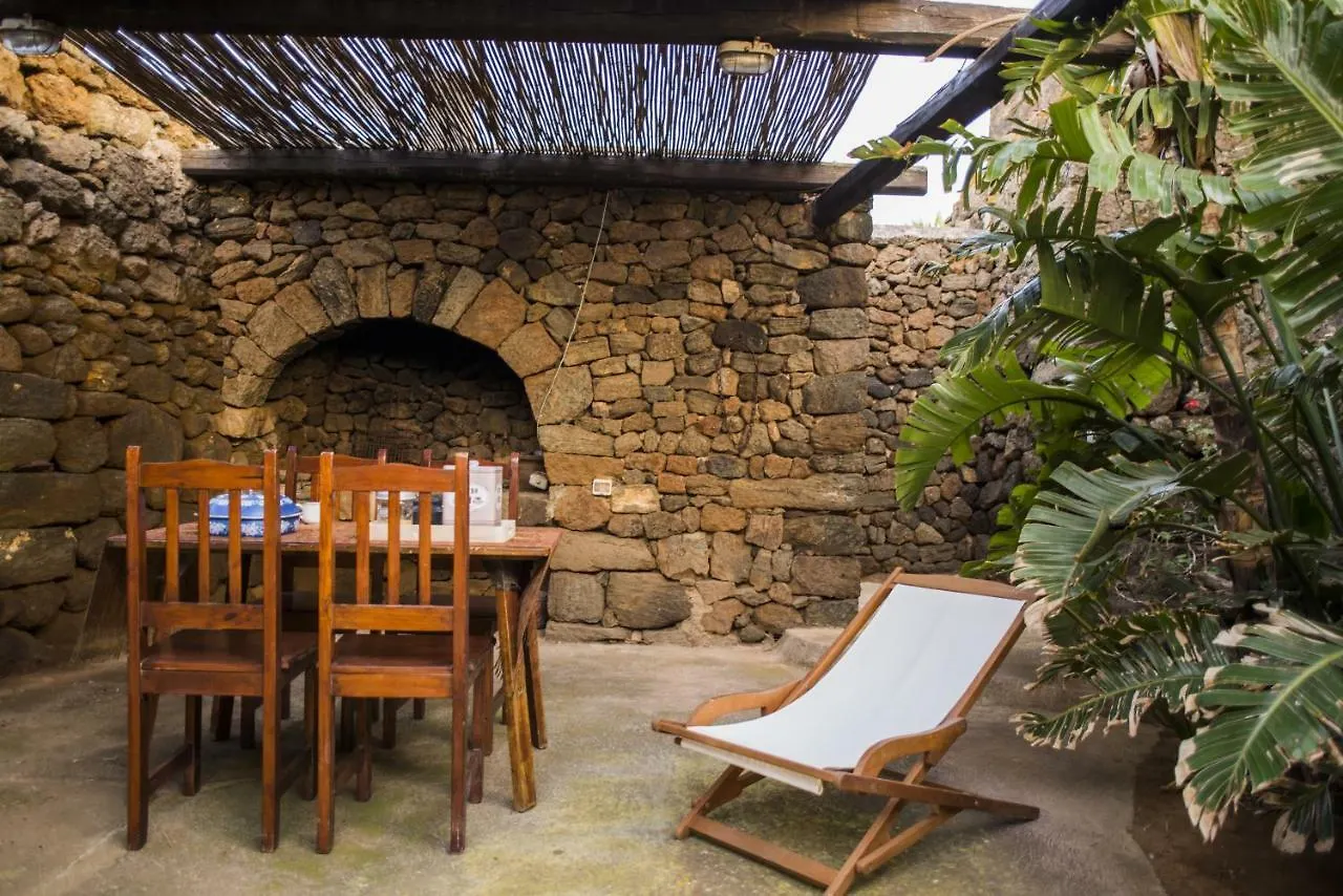 Villa Dammuso Sant'Anna Pantelleria 0*,  Italia